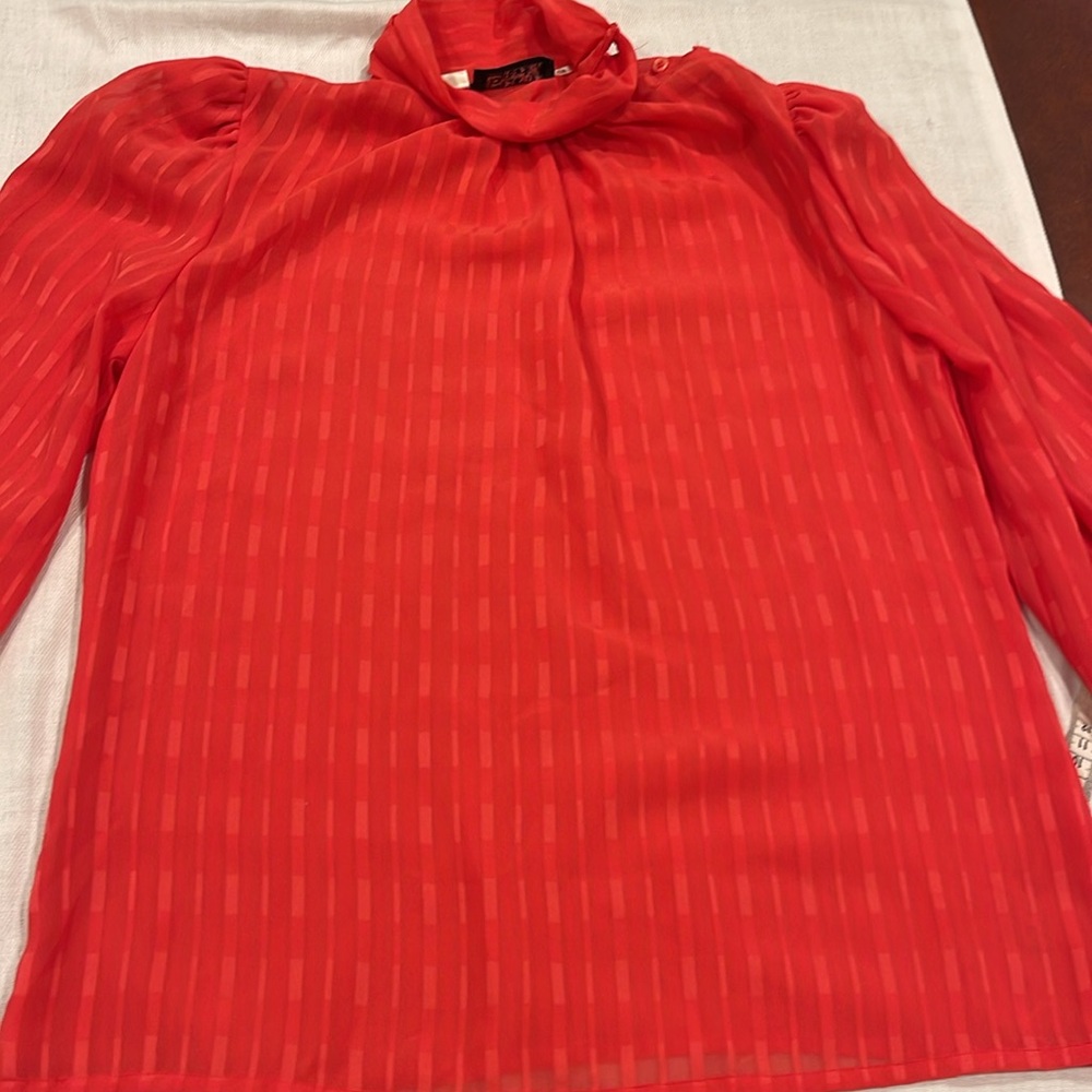 B1608 Carry Back | Women’s Red/Coral High/Low sheer Blouse Top SZ 7/8
